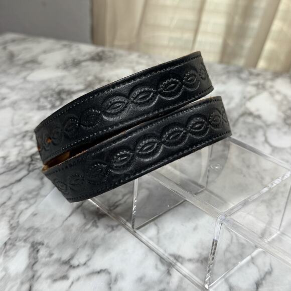 Western Tooled Black Leather Belt Strap Mens Size 44 Embossed Snap On No Buckle - Picture 1 of 14